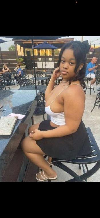 Lotus, 27  female escort, Desmoines