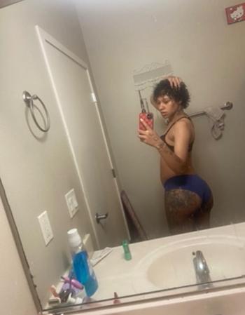 Lightskinn, 24  female escort, Desmoines