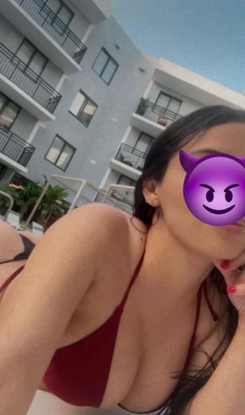 VITH, 24  female escort, Desmoines