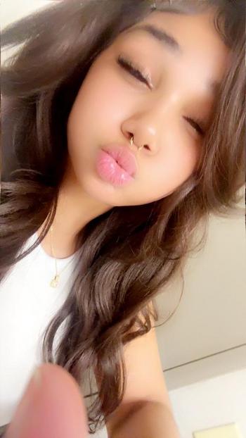 Yara, 21  female escort, Desmoines